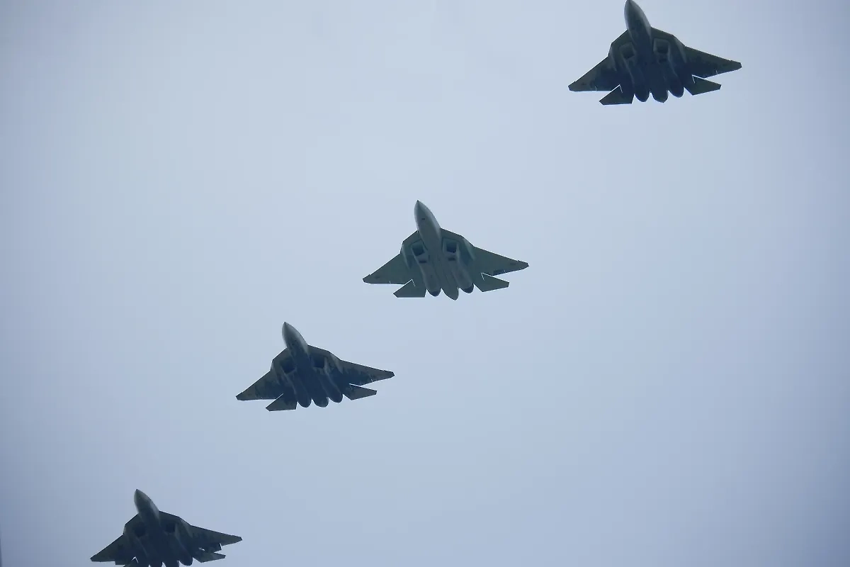 Обложка © Shutterstock / FOTODOM / Parfen