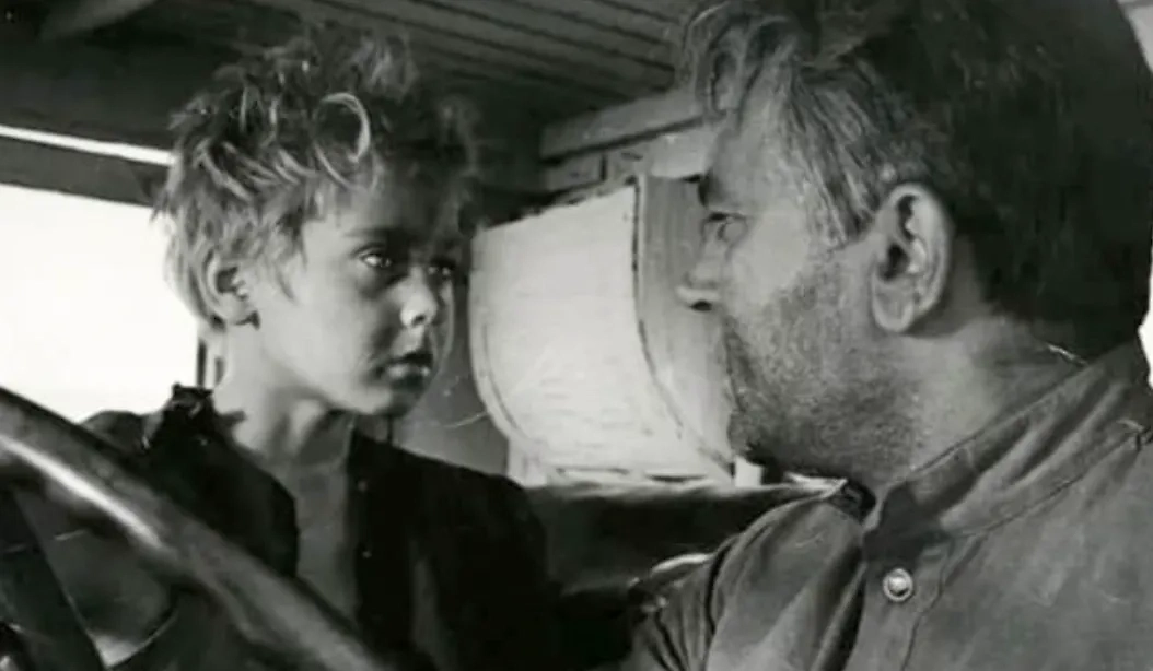 Душераздирающие концовки советского кино: 10 легендарных картин. Фото ©  Кадр из фильма «Судьба человека», режиссёр Сергей Бондарчук, сценаристы  
Юрий Лукин, Фёдор Шахмагонов, Михаил Шолохов / Kinopoisk