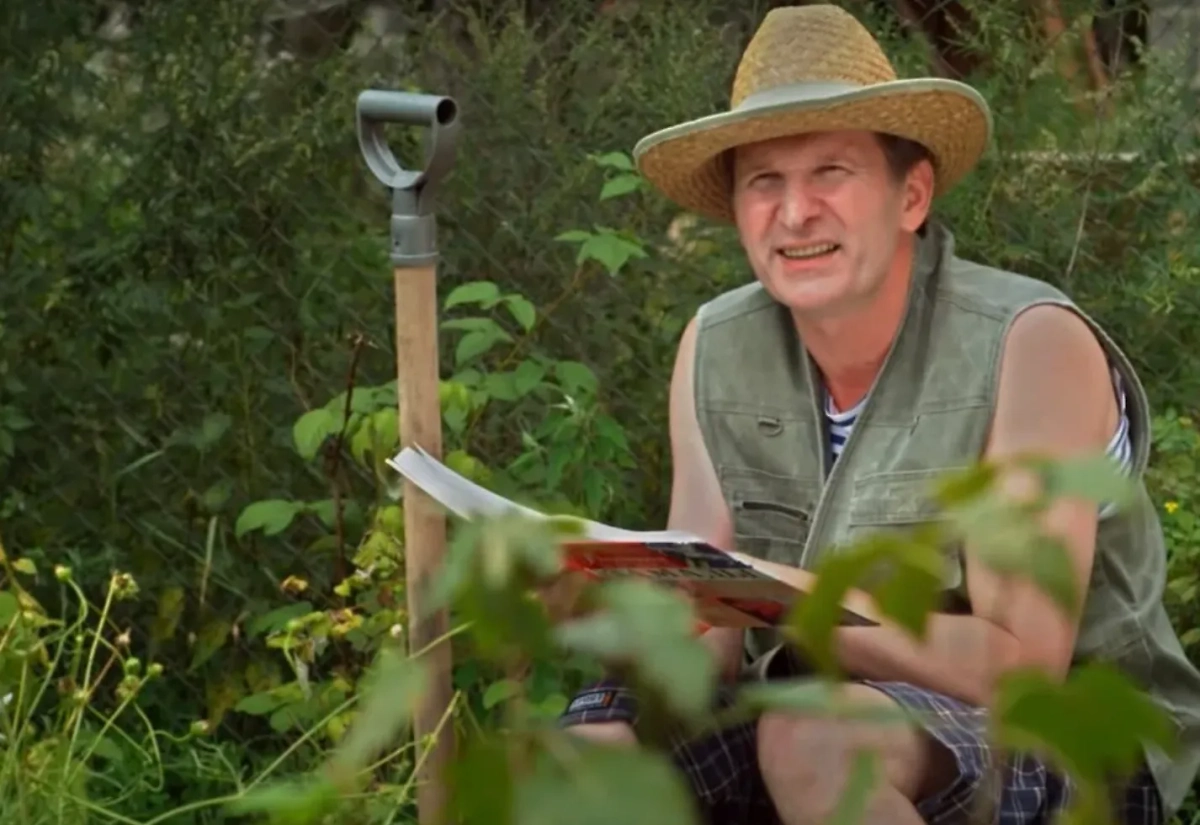 Кадр из сериала «Сваты 3» реж. Эдуард Радзюкевич сцен. Алексей Акимов / © «Кинопоиск» 