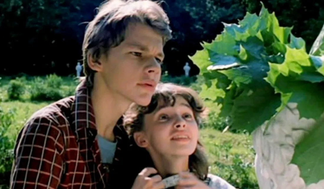 Кино СССР с самыми сильными финалами: десять незабываемых картин. Фото © Кадр из фильма «Вам и не снилось», режиссёр Илья Фрэз, сценаристы Илья Фрэз,  Галина Щербакова / Kinopoisk