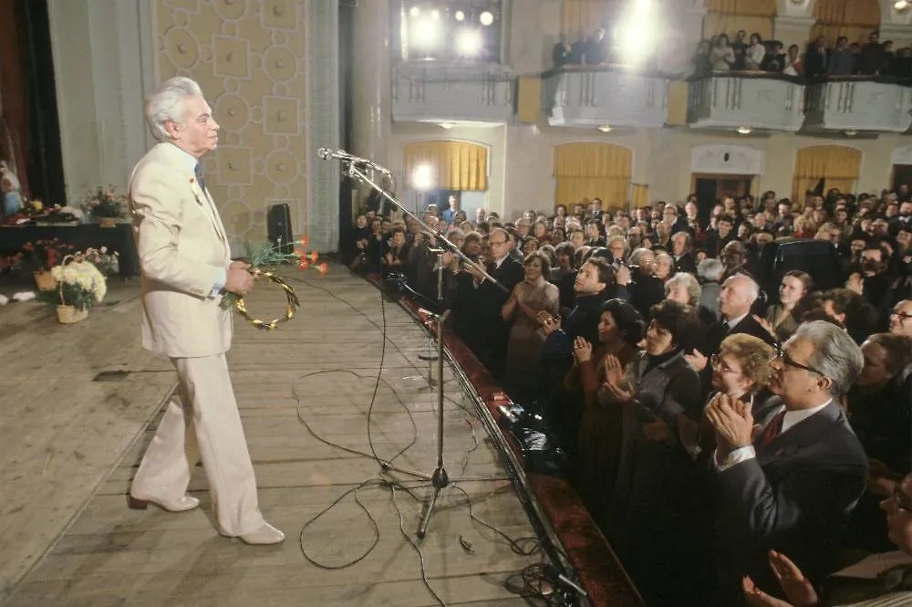 Сатирическая басня Райкина про Медведя и Зайца всколыхнула СССР. Фото © ТАСС /Белинский