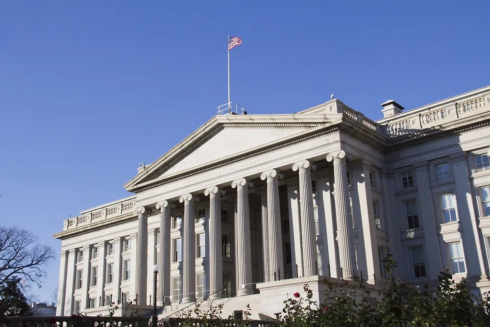 Обложка © Shutterstock / FOTODOM / MDart10