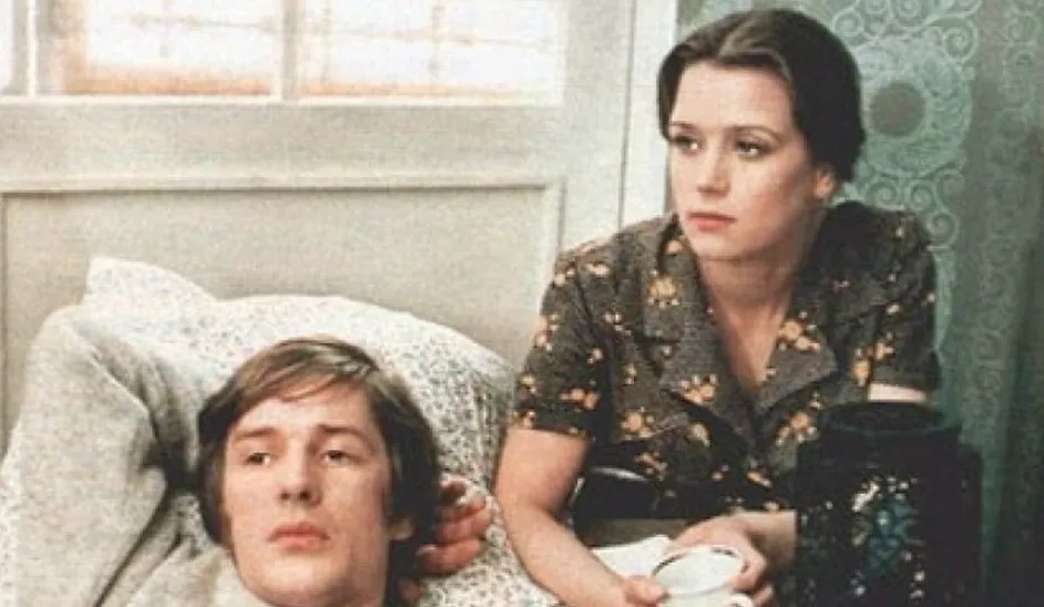 Фильмы, которые заставят плакать: лучшие драмы советского кинематографа. Фото © Кадр из фильма «С любимыми не расставайтесь», режиссер Павел Арсёнов, сценарист Александр Володин / Kinopoisk