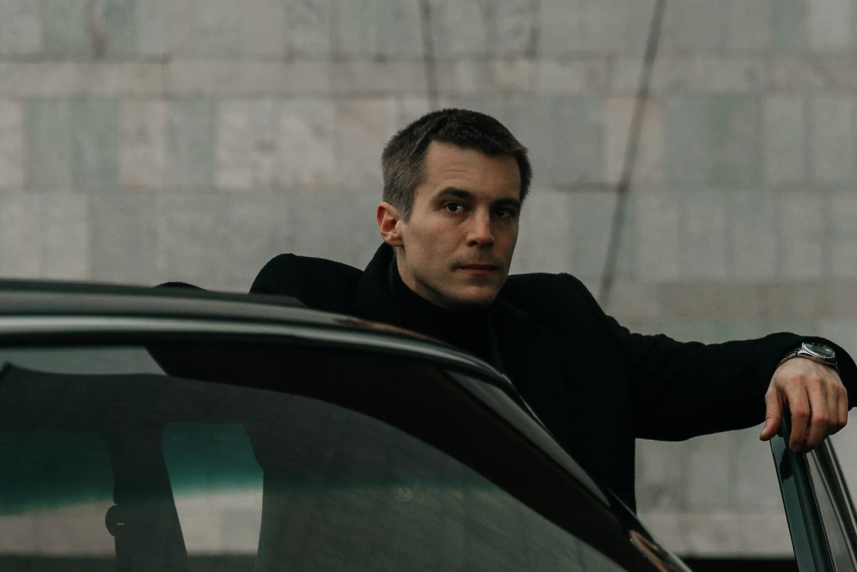 Обложка © Кадр из сериала «Фишер» — Фото © «Фишер», режиссёры Сергей Тарамаев, Любовь Львова, Александр Цой, сценаристы Сергей Кальварский, Наталья Капустина, Татьяна Арцеулова / Kinopoisk