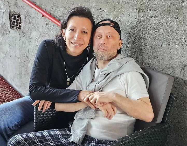 Борщёва и Козмопулос. Обложка © Instagram (признан экстремистской организацией и запрещён на территории Российской Федерации) / lenaborshcheva