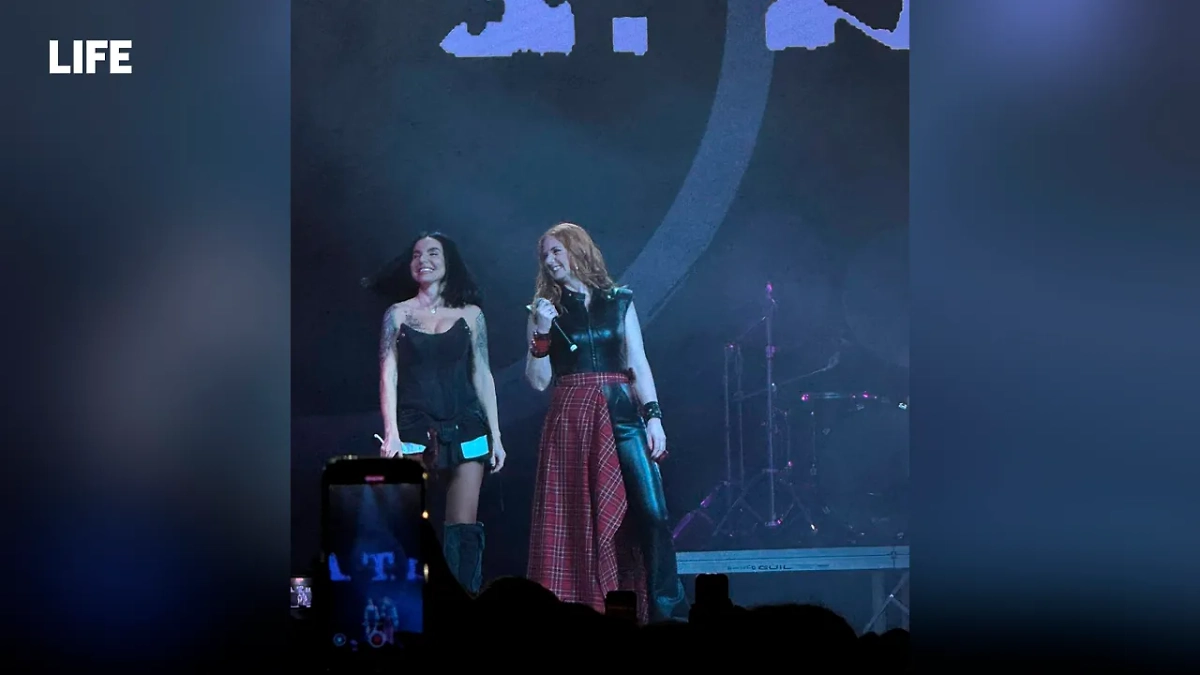 Life.ru публикует видео с первого после воссоединения концерта «Тату» в Москве