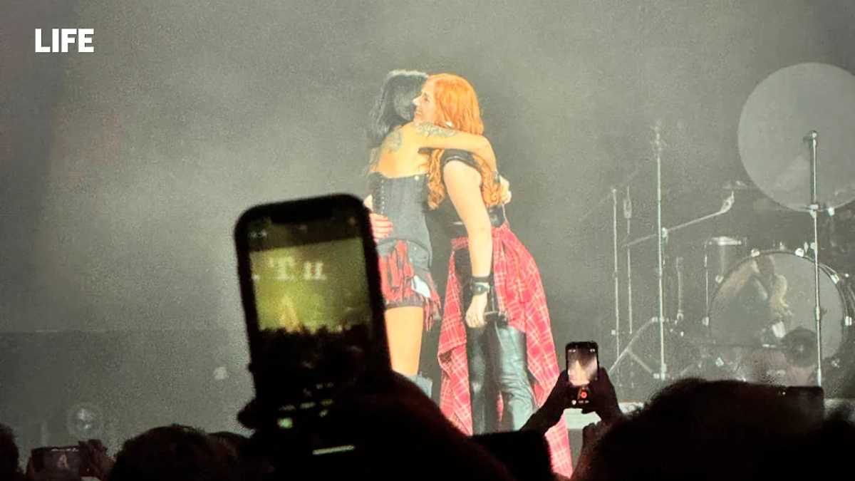 Life.ru публикует видео с первого после воссоединения концерта «Тату» в Москве