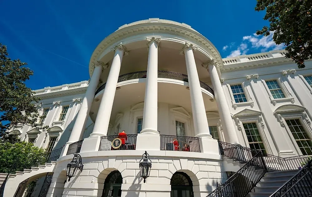 Обложка © Shutterstock / FOTODOM / Volodymyr TVERDOKHLIB