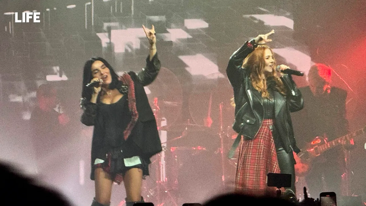 Первый после воссоединения концерт «Тату» в Москве. Фото © Life.ru