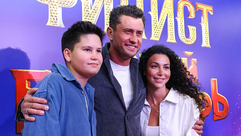 Сын Павла Прилучного Тимофей живёт с папой. Фото © ТАСС / Артём Геодакян