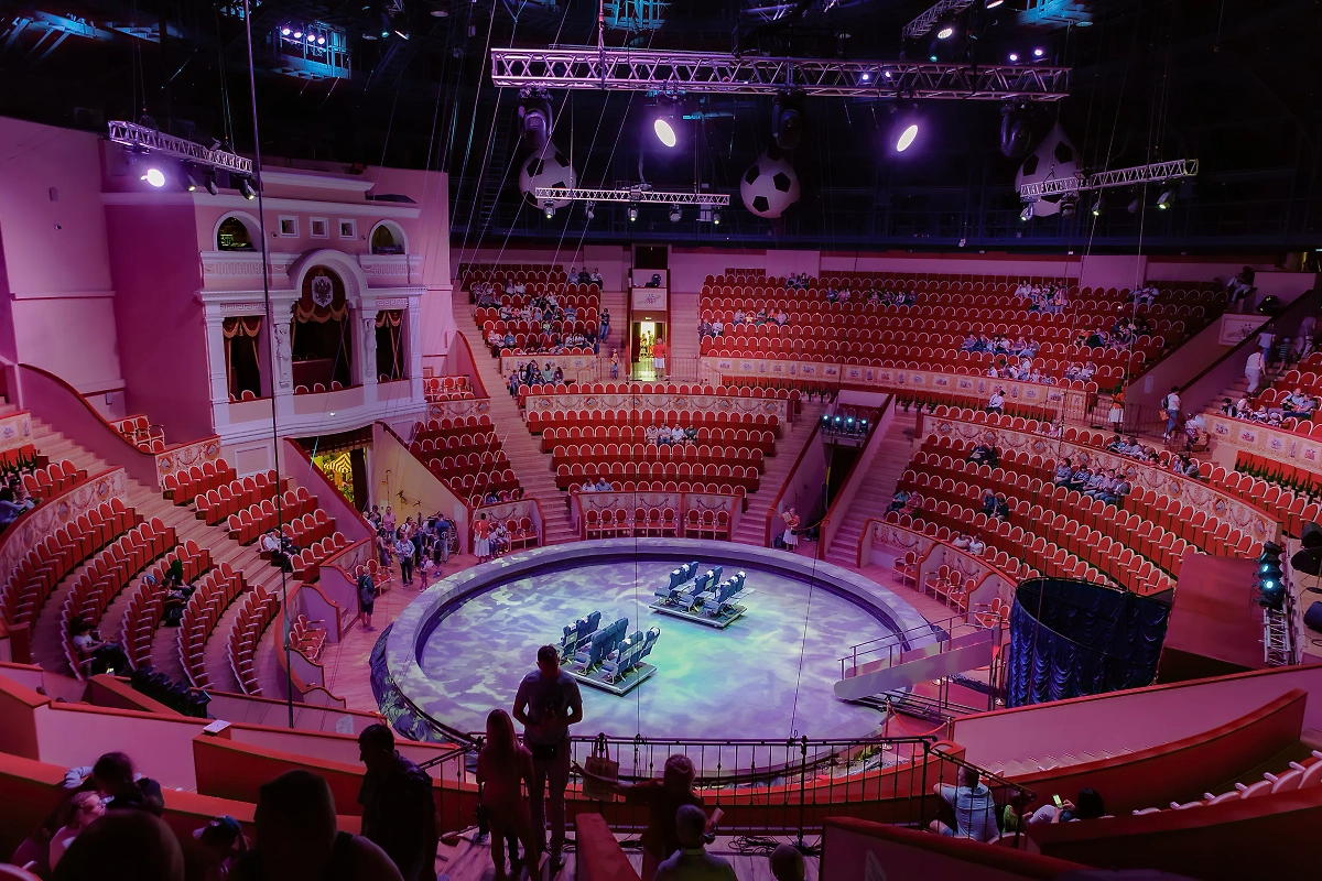 Обложка © Shutterstock / FOTODOM / JL. Lago