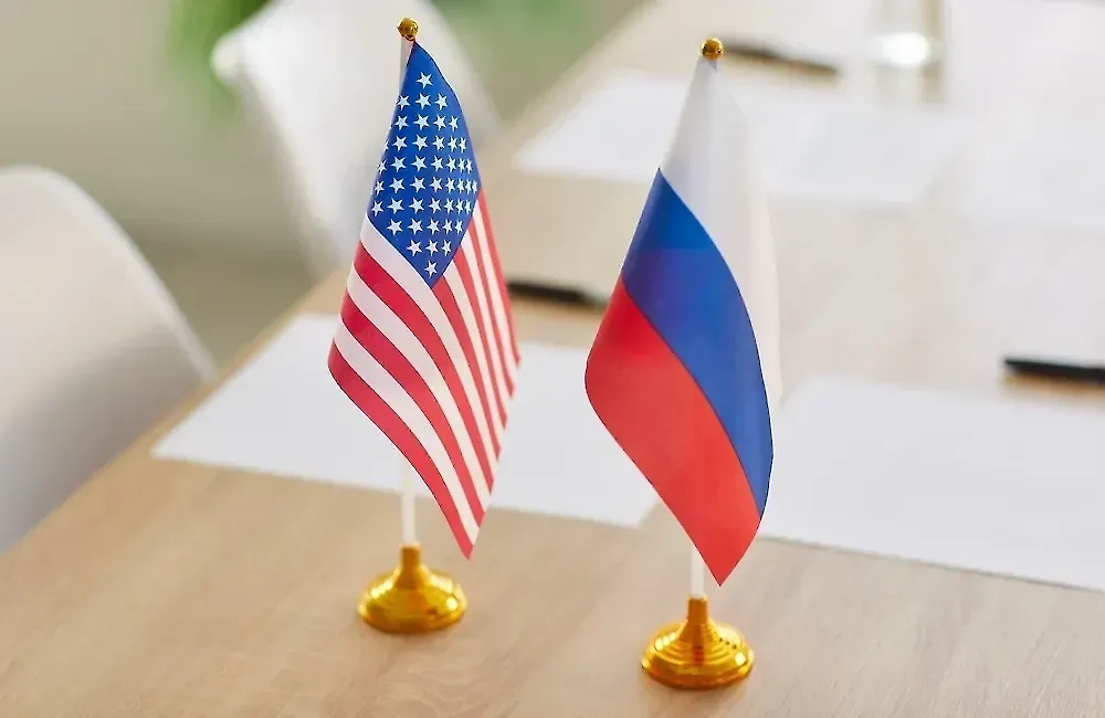 Обложка © Shutterstock / FOTODOM / Studio Romantic