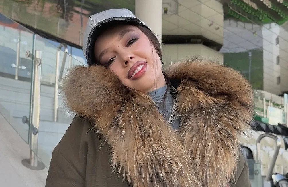 Певица и блогер Дарья Зотеева (Инстасамка). Обложка © Instagram (признан экстремистской организацией и запрещён на территории Российской Федерации)/ instasamka