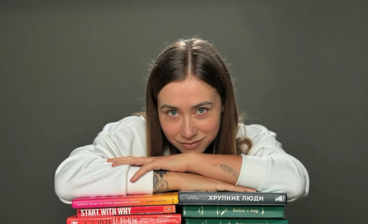 Обложка © Instagram (признан экстремистской организацией и запрещён на территории Российской Федерации)/ alexandramitroshina