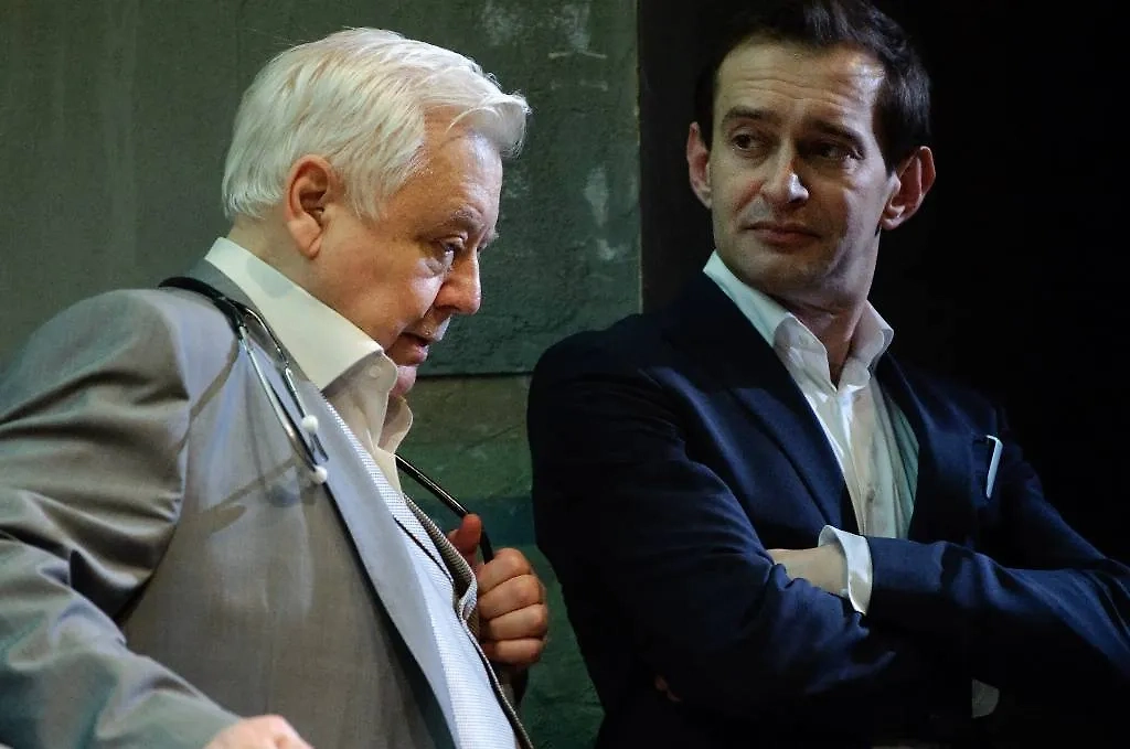 Олег Табаков и Константин Хабенский в спектакле «Чайка». Обложка © ТАСС / Александр Куров