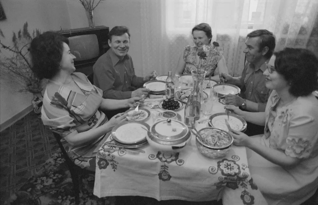 Пять полезных привычек из СССР для современного человека. Фото © ТАСС / Виталий Данильченко, Александр Яковлев 