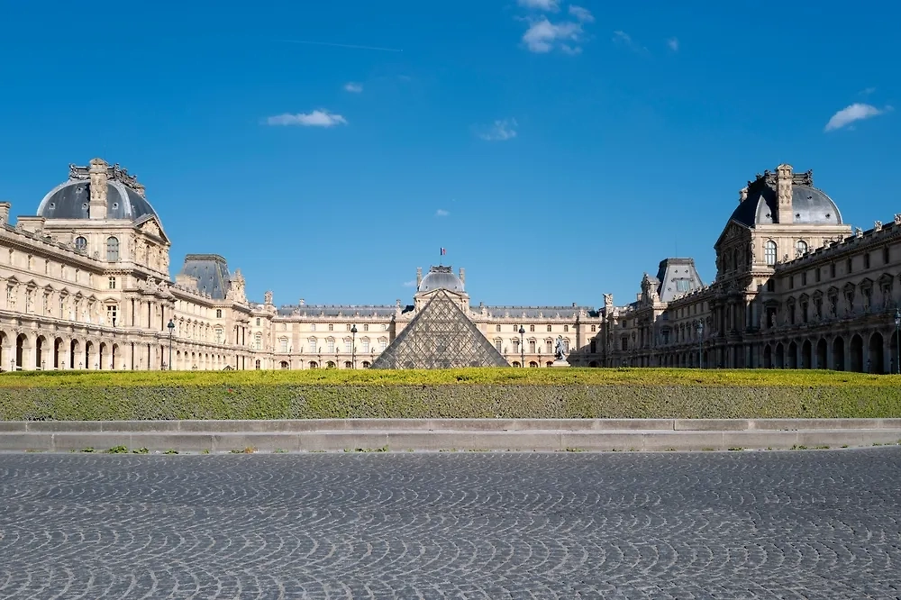 Обложка © Shutterstock / FOTODOM / prochasson frederic