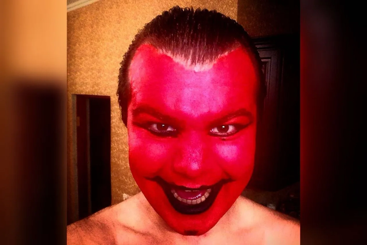 Правда ли, что Михаил Казаков стал домашним тираном или это клевета со стороны бывшей жены. Фото © Instagram (признан экстремистской организацией и запрещён на территории Российской Федерации) / kazakovfly