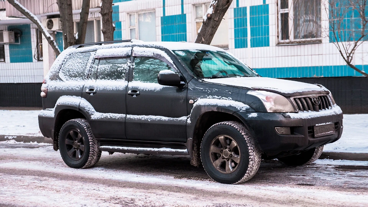 Первый снегопад в Москве: лайфхаки для безопасного вождения зимой. Обложка © Shutterstock / FOTODOM / Anton Verbilo