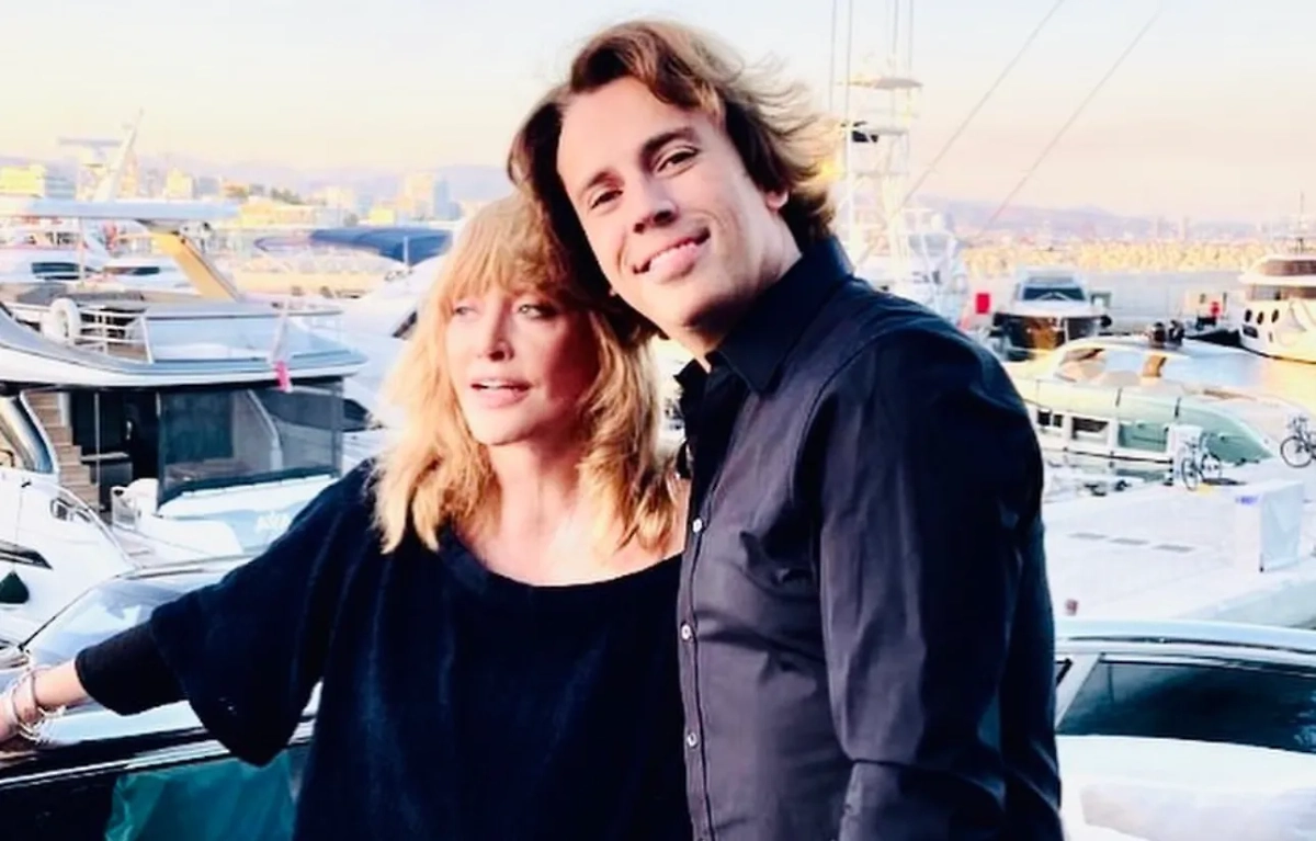 Обложка © Instagram (признан экстремистской организацией и запрещён на территории Российской Федерации) / alla_orfey