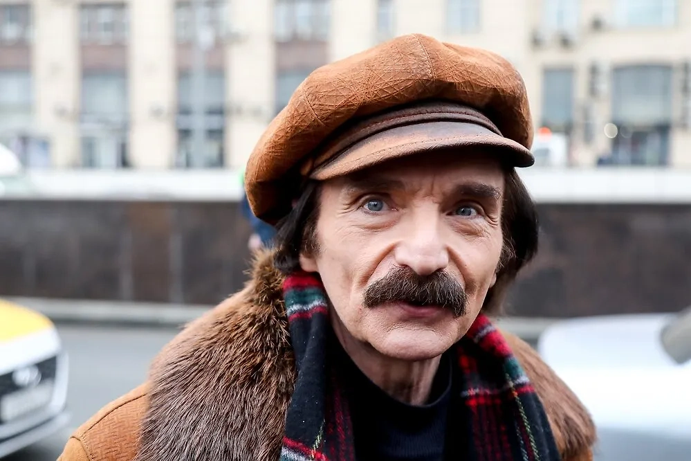 Амаяк Акопян. Обложка © АГН «Москва» / Артур Новосильцев