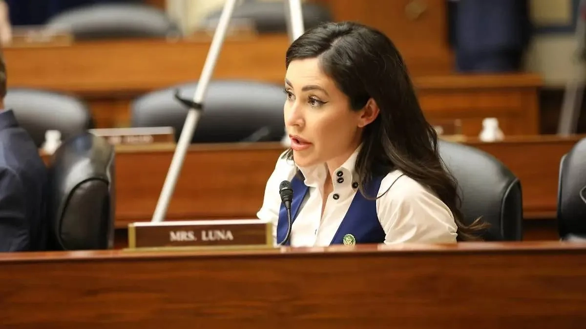 Анна Паулина Луна. Обложка © Congresswoman Luna's Office