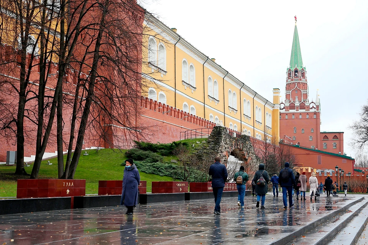 Ноябрь 2025 в Москве и Питере: Почему синоптики ждут сюрпризов? Обложка © Shutterstock / FOTODOM / Oleg Elkov