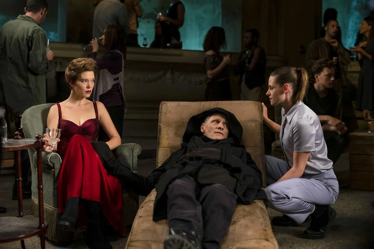 Фото © Фильм «Преступление будущего», режиссёр/сценарист Брэндон Кроненберг / Kinopoisk