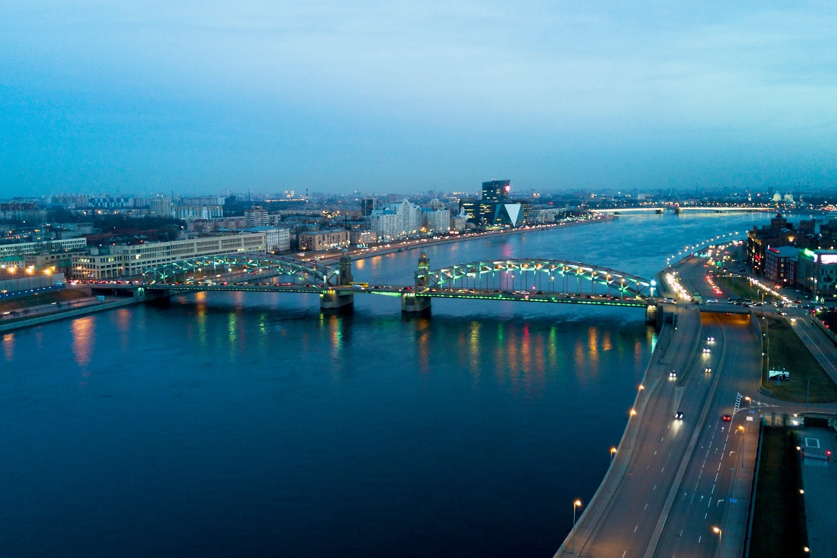 Обложка © Shutterstock / FOTODOM / Max Top Photo and Video