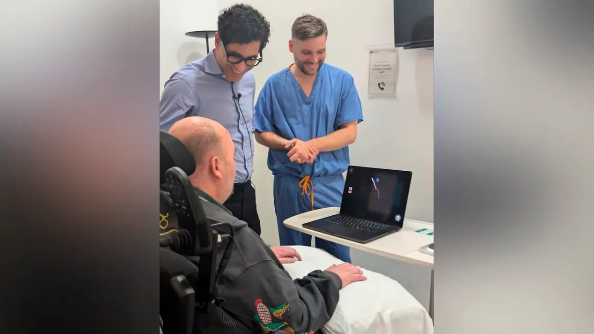 Парализованный британец играет в компьютер. Обложка © Instagram (признан экстремистской организацией и запрещён на территории Российской Федерации)/ Neuralink