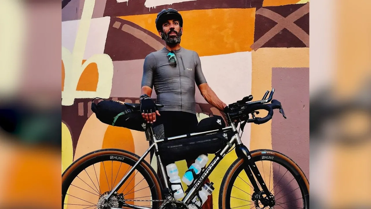 Французский велогонщик Софиан Сехили. Обложка © Instagram (Соцсеть запрещена в РФ; принадлежит корпорации Meta, которая признана в РФ экстремистской) / sofianeshl