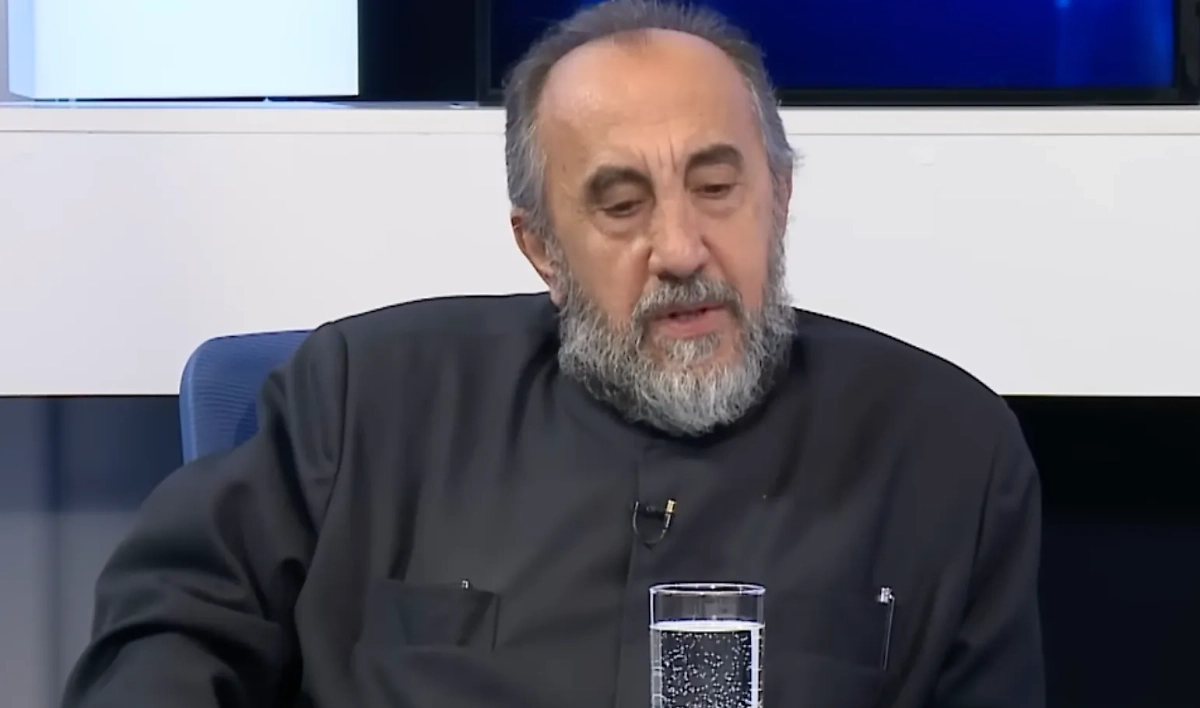 Архиепископ ААЦ Микаэль Аджапахян. Обложка © Youtube / Kentron Channel