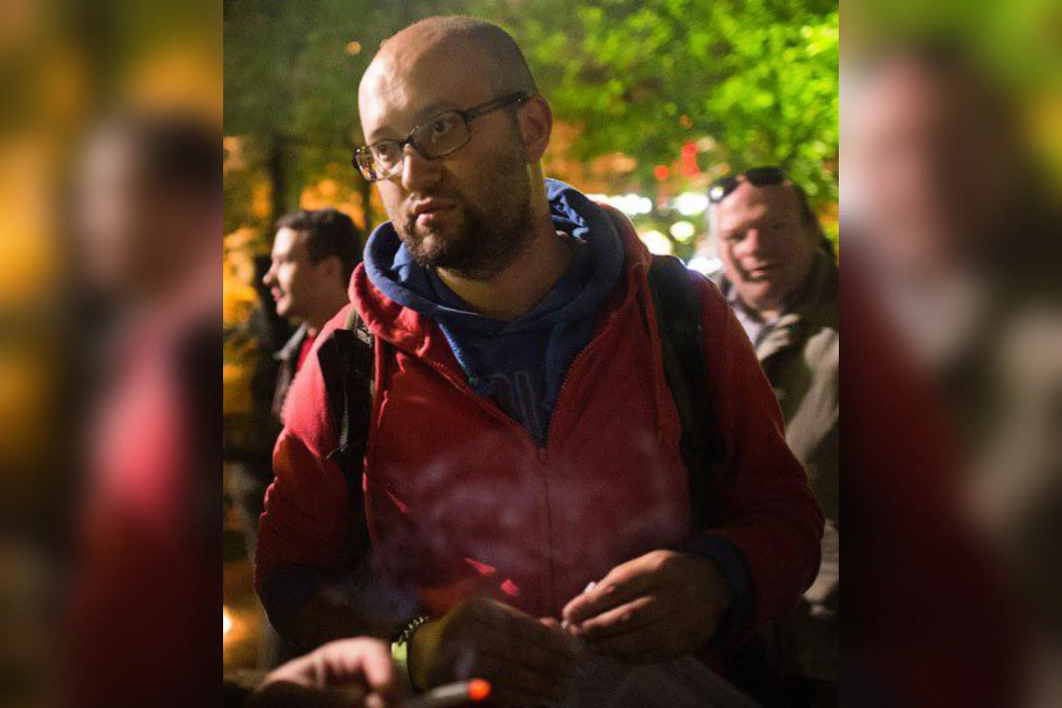 Илья Азар*. Обложка © Wikipedia / Илья Варламов