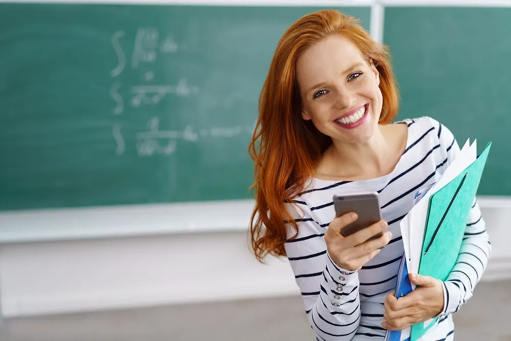 День учителя в 2025: Топ-100 лучших поздравлений с праздником 5 октября. Фото © Shutterstock / FOTODOM / stockfour