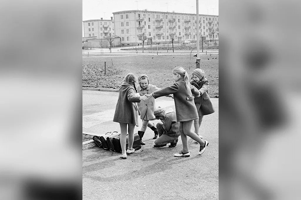 Как выглядели дворы в Советском Союзе: 10 ностальгических фото. Фото © ТАСС / Валентин Соболев 
