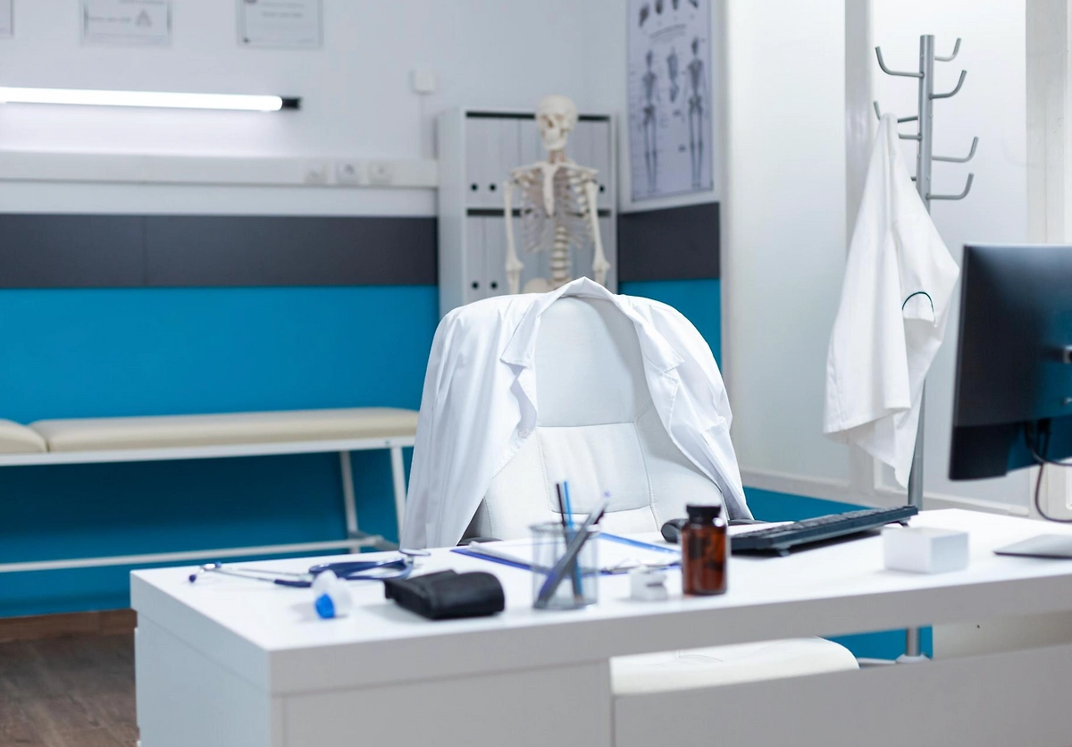 Обложка © freepik / DC Studio