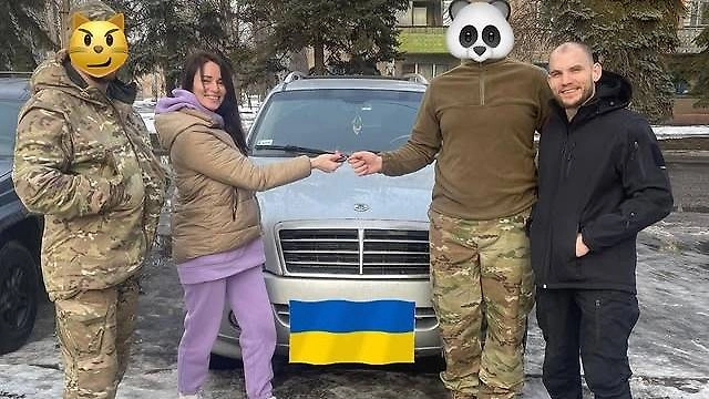 Дмитрий Пищиков передал ВСУ машину. Фото © Instagram (Соцсеть запрещена в РФ; принадлежит корпорации Meta, которая признана в РФ экстремистской) / pishchikov39