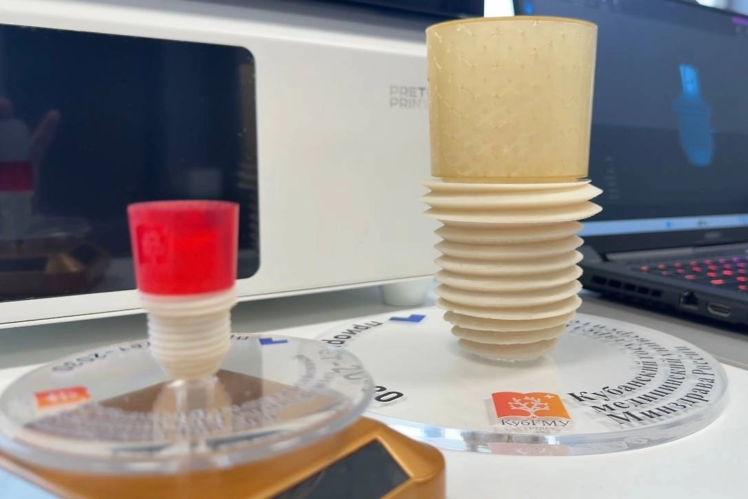 Учёные Кубани разработали биокерамический дентальный имплантат из диоксида циркония. Фото © Telegram / Евгений Филиппов