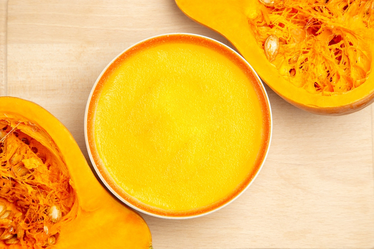 Оладьи можно сделать с тыквой. Фото © Freepik