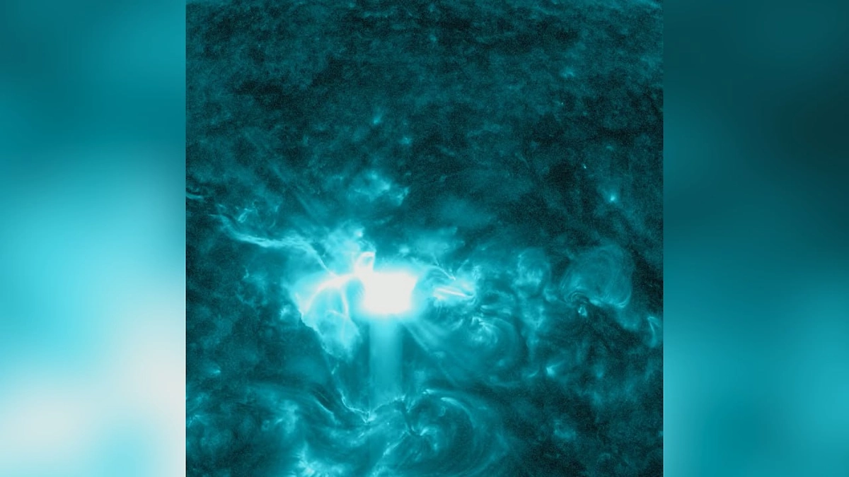 На Солнце произошёл мощный взрыв, направленный прямо на Землю — он попал на видео На Солнце произошёл мощный взрыв, направленный прямо на Землю — он попал на видео