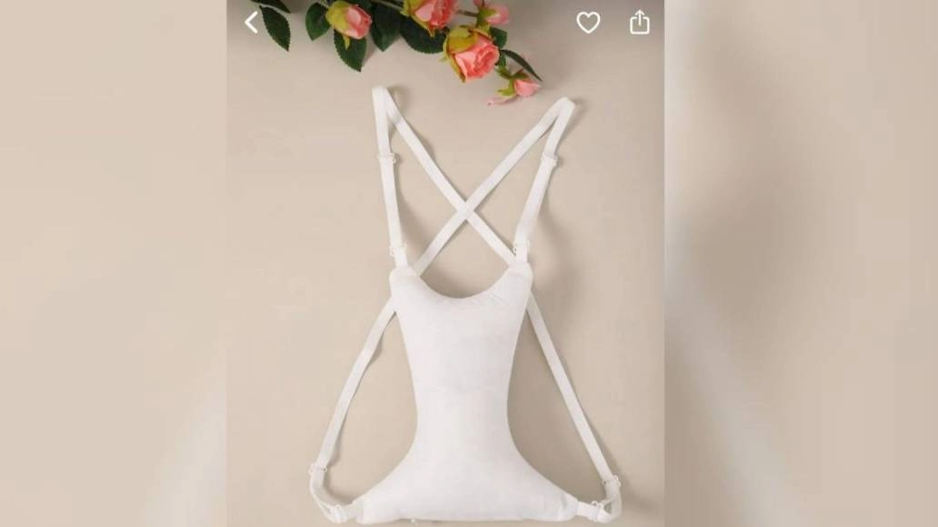 Россиянки скупают подушки для декольте, чтобы избавиться от морщин и складок. Фото © Скриншот Life.ru