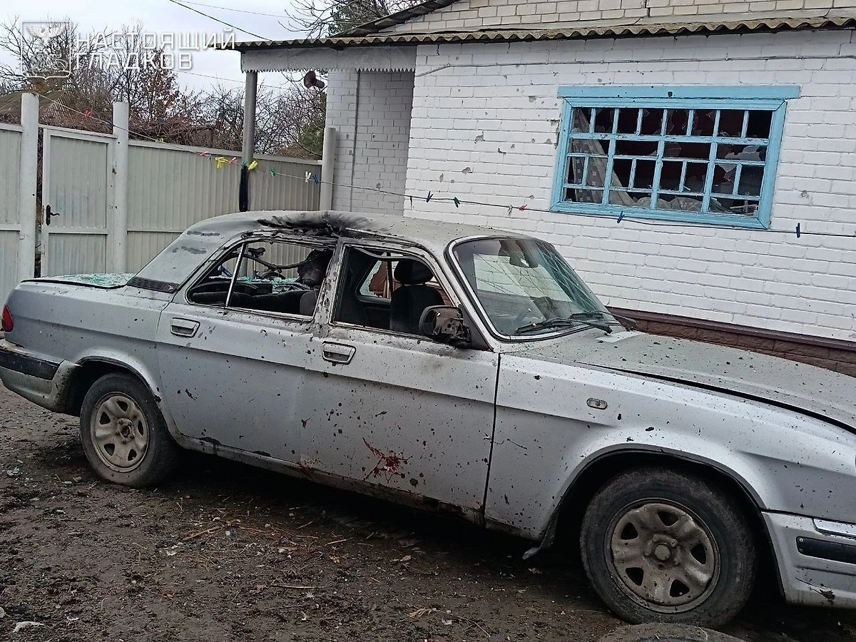 Повреждённый автомобиль. Фото © Telegram / Настоящий Гладков