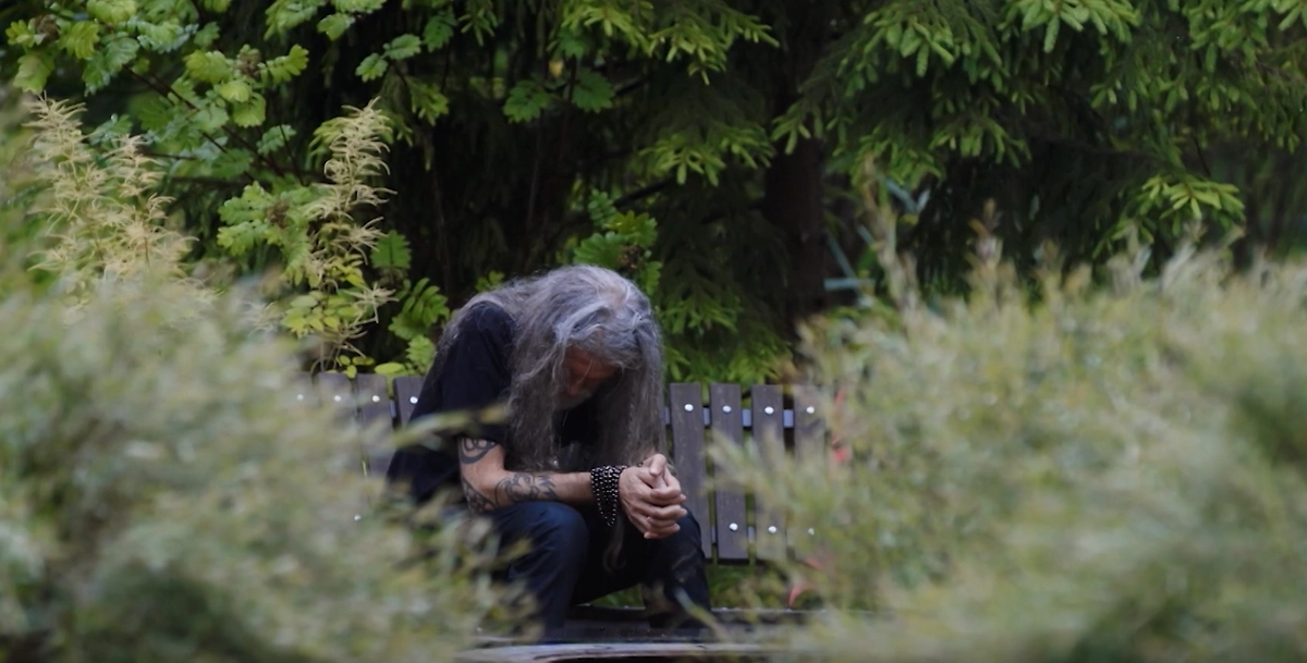 Никита Джигурда в новом шоу «Звёзды под капельницей». Фото © vzavyazke.friday.ru