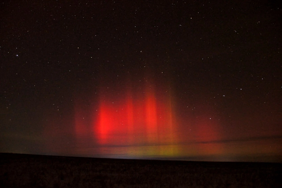 Третий выброс плазмы достиг Земли и вызвал сильнейшее за 10 лет полярное сияние Третий выброс плазмы достиг Земли и вызвал сильнейшее за 10 лет полярное сияние