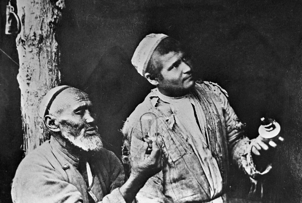 «Лампочка Ильича» пошла в народ. Конечно, массовая культура СССР сыграла свою роль, но в первую очередь она была весьма удобной и непритязательной. Фото © РИА «Новости»