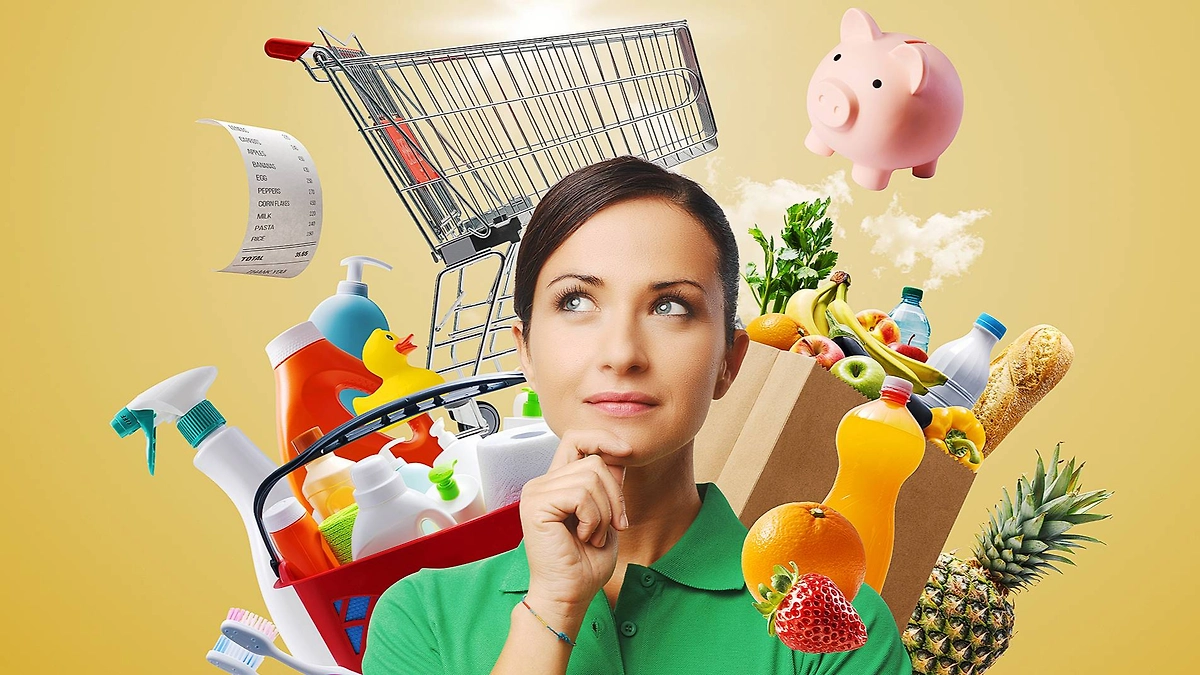 Как сэкономить на посещении супермаркета? Подскажем рабочие лайфхаки на 2025-й. Обложка © Shutterstock / FOTODOM / Stokkete