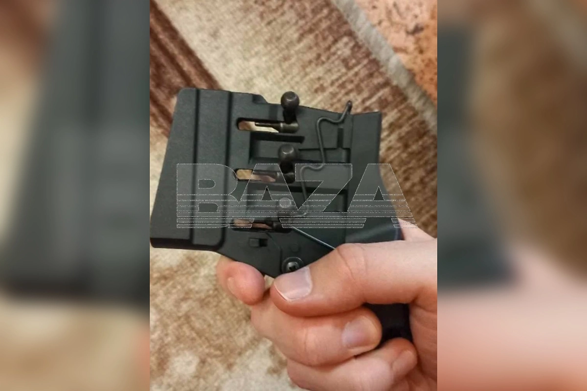 Та самая ракетница, которую подросток принёс в школу. Фото © Telegram / Baza