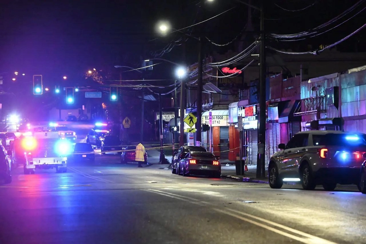 В США неизвестные открыли стрельбу по прохожим. Фото © Х / Wienerdogwifi