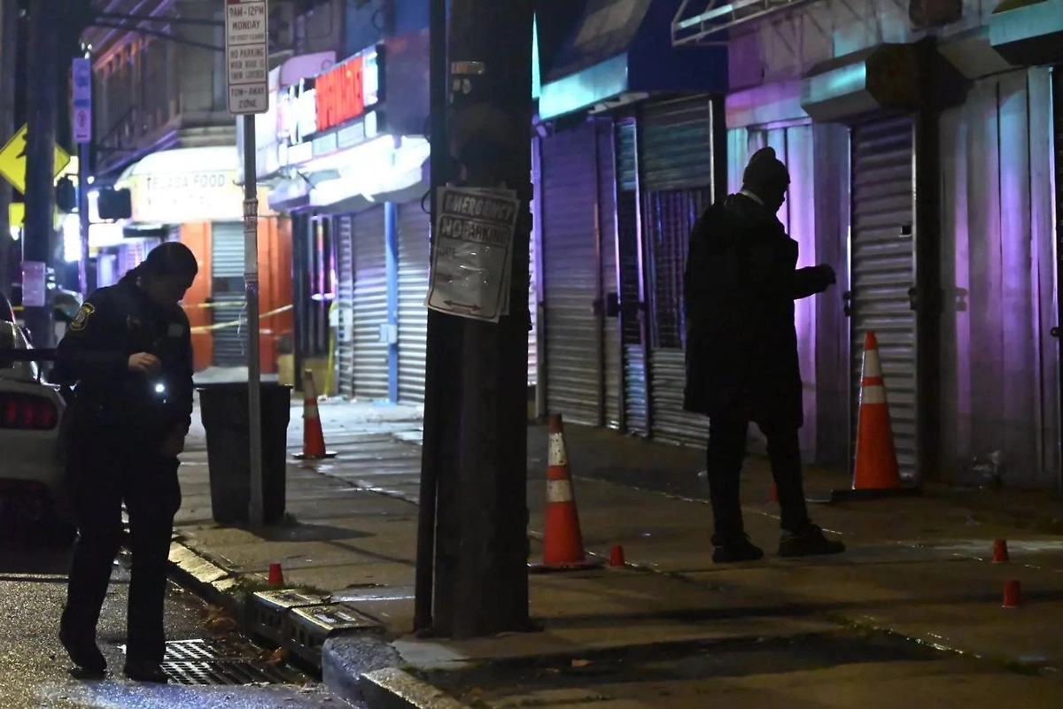 В США неизвестные открыли стрельбу по прохожим. Фото © Х / Wienerdogwifi