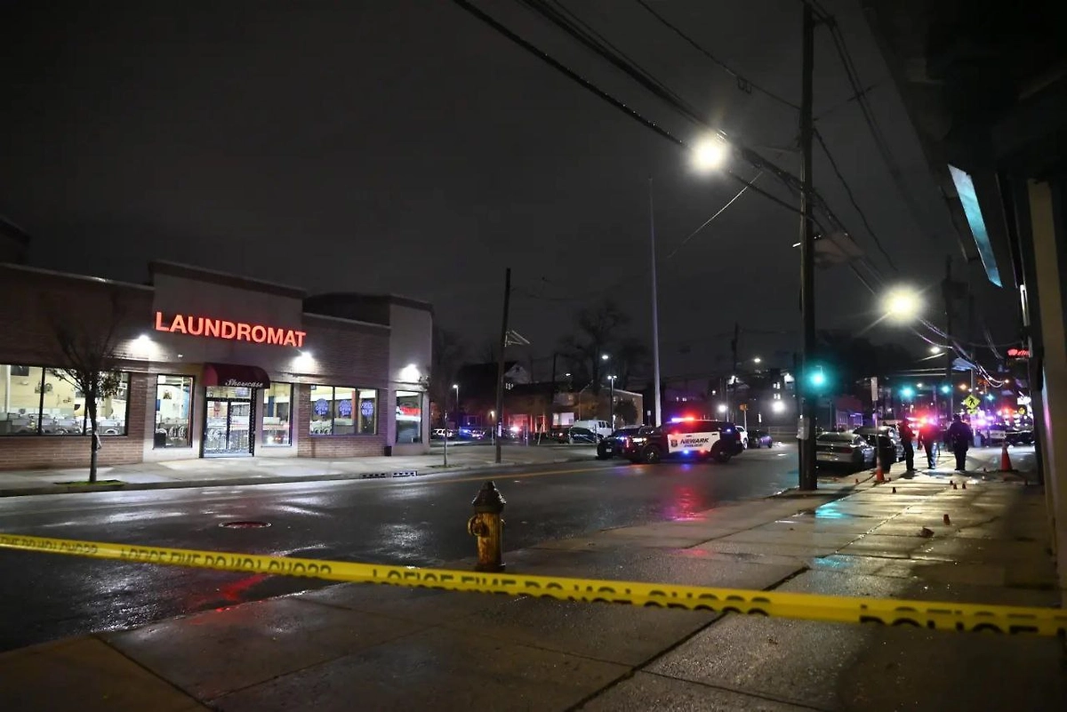 В США неизвестные открыли стрельбу по прохожим. Фото © Х / Wienerdogwifi